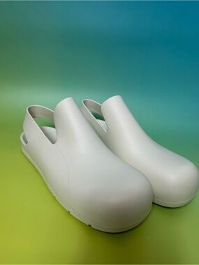Cape Robbin Off-White Slip-On Platform Clogs
